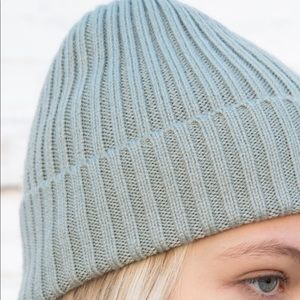 Never worn brandy melville beanie